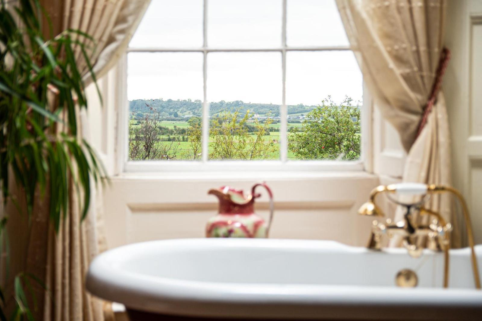 Charming Georgian Country House 埃克斯布里奇 外观 照片